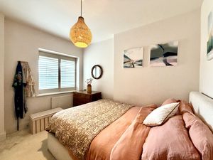 Bedroom- click for photo gallery